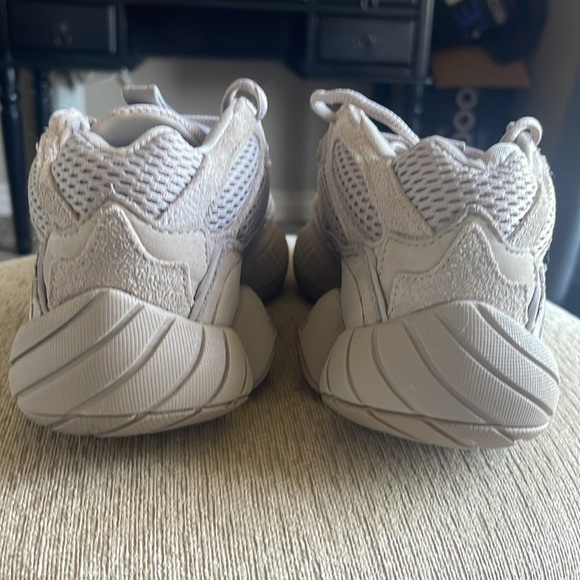 Yeezy 500 - Picture 4 of 9